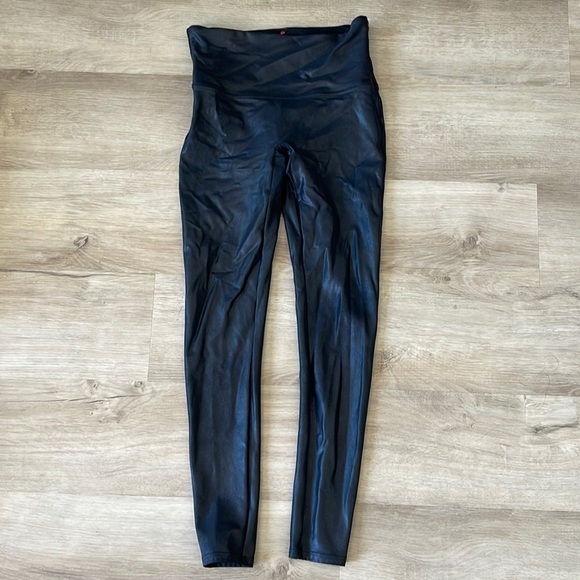 SPANX Faux Leather Leggings sz M - Picture 2 of 9